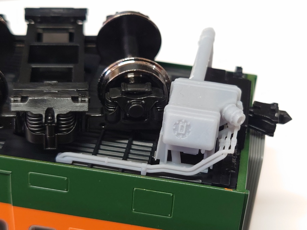 1/80 115系1000番台用車端配管パーツ