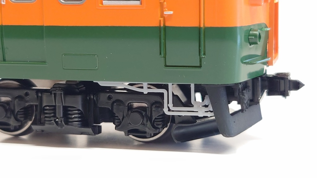 1/80 115系1000番台用車端配管パーツ