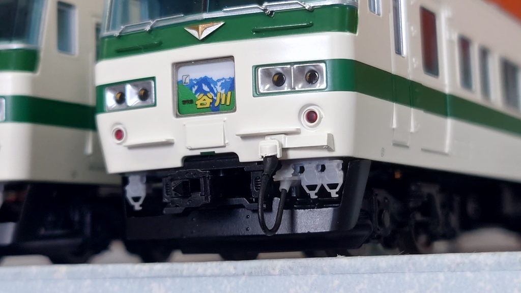 1/80 185系用ジャンパ栓パーツ K017