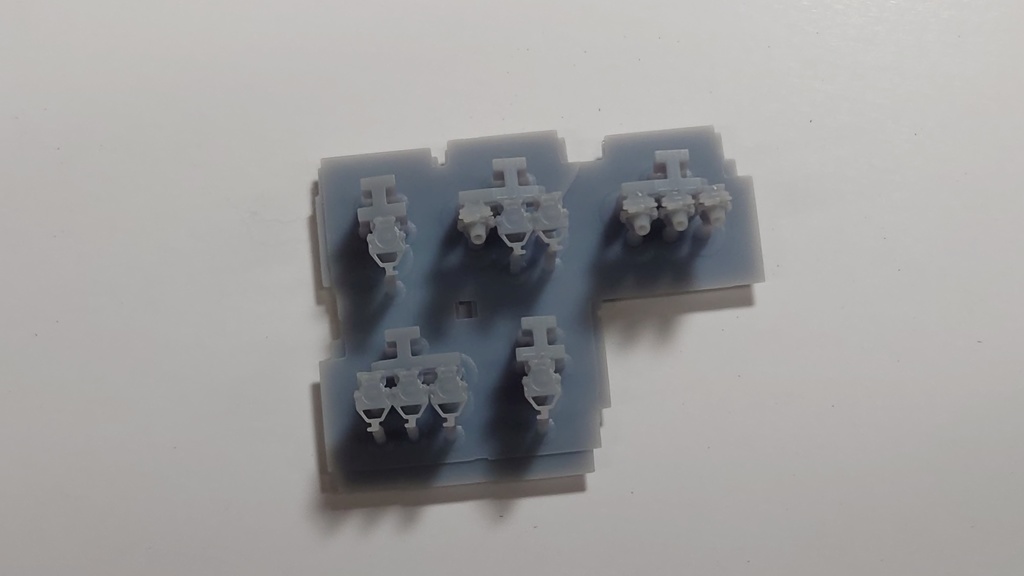 1/80 185系用ジャンパ栓パーツ K017