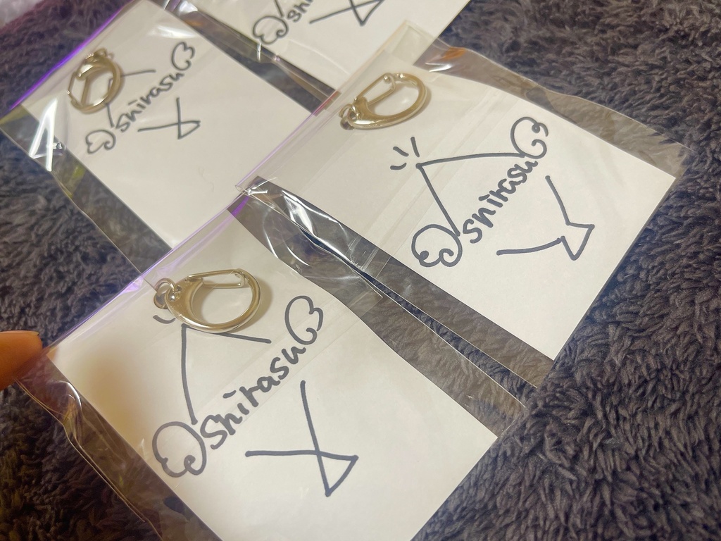 しらすの缶バッジキーホルダー NO.1おしらすロゴ