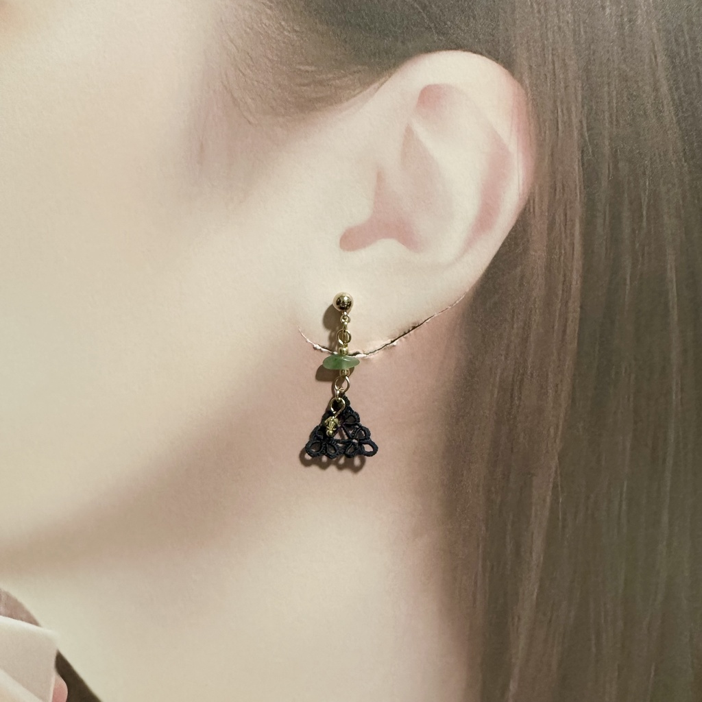 わんぱくと審神者のお揃いアクセサリー(にっかり青江)