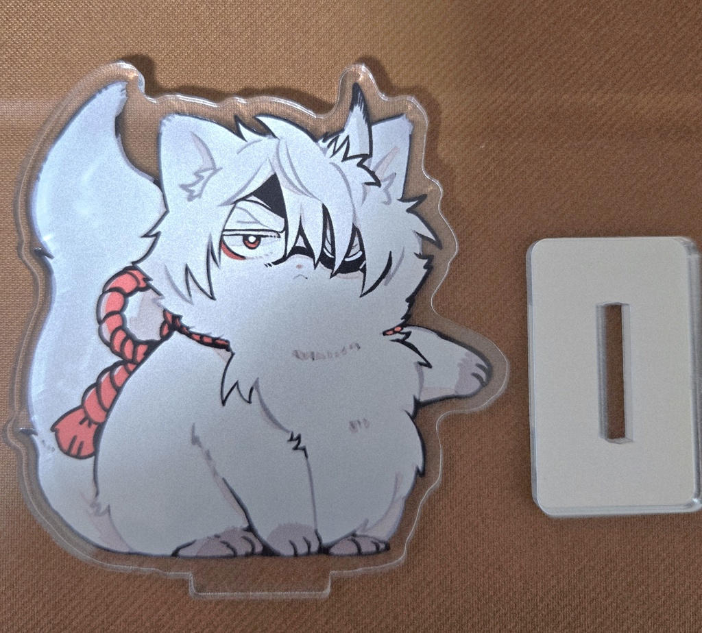 おにまる猫綱くんの コレってしてくれるアクスタ ｂｙいちごくんもいるよ