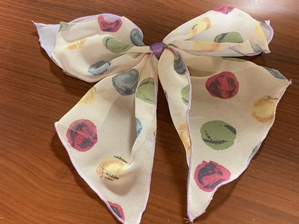 シフォン生地のリボン