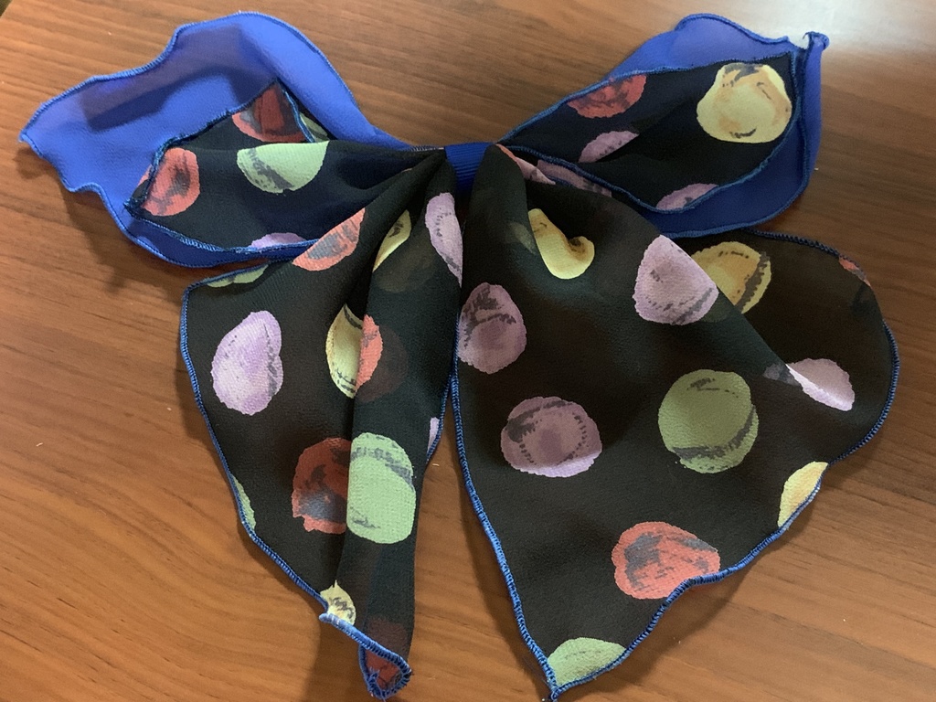 シフォン生地のリボン