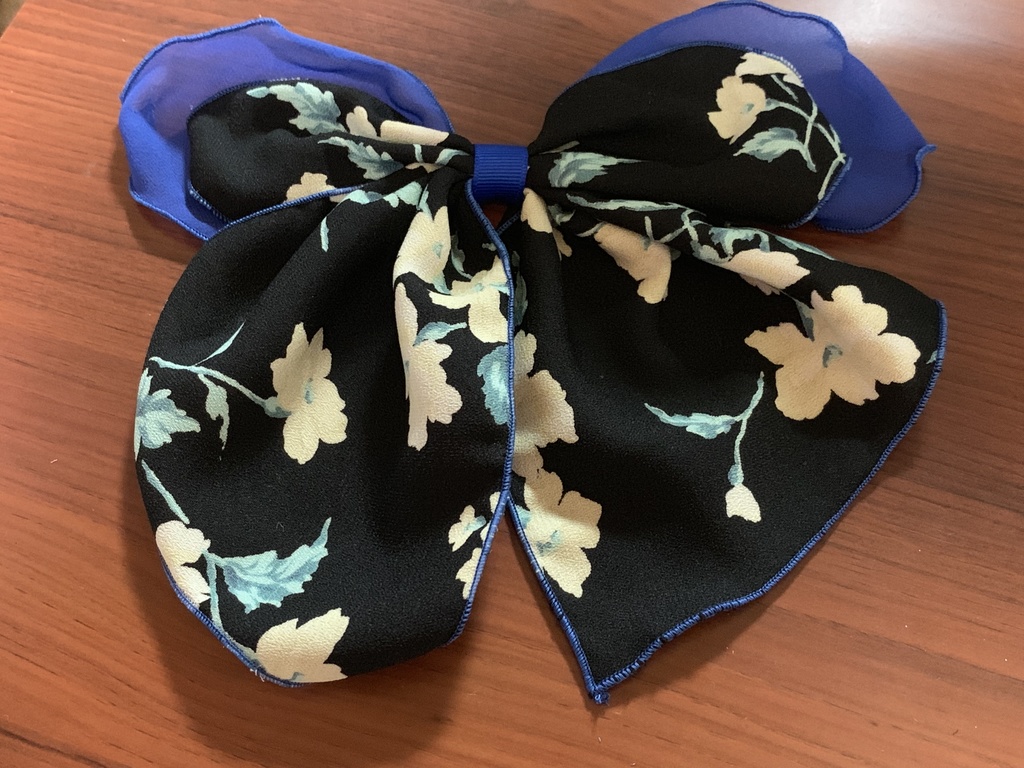 シフォン生地のリボン