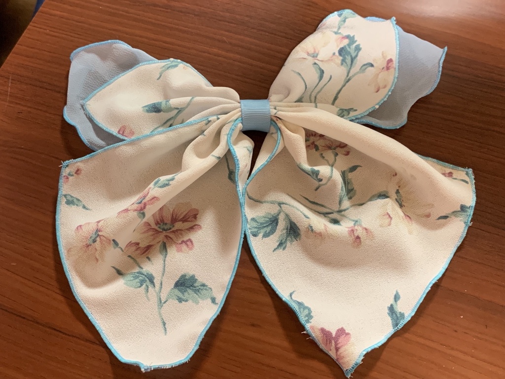 シフォン生地のリボン