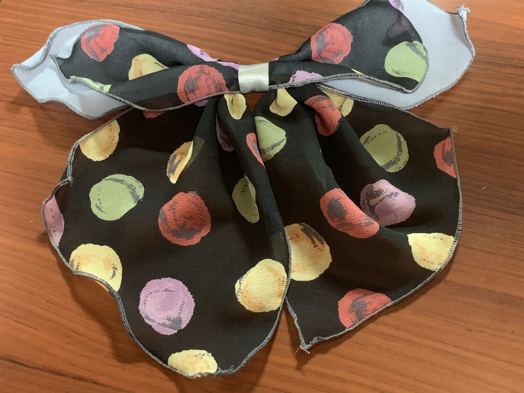 シフォン生地のリボン