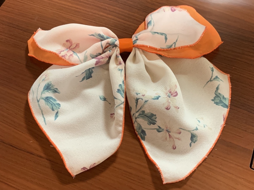 シフォン生地のリボン