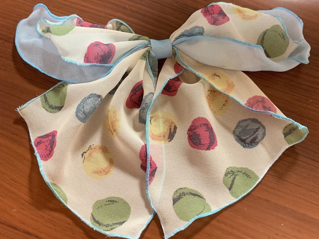 シフォン生地のリボン