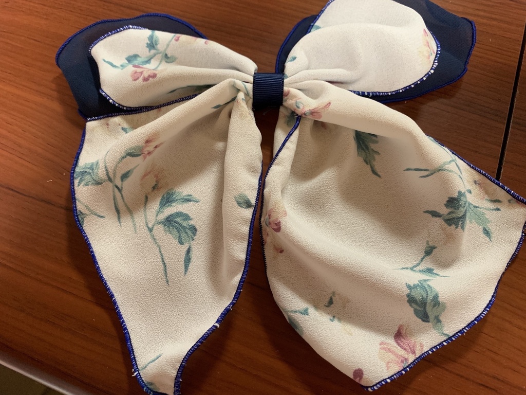 シフォン生地のリボン