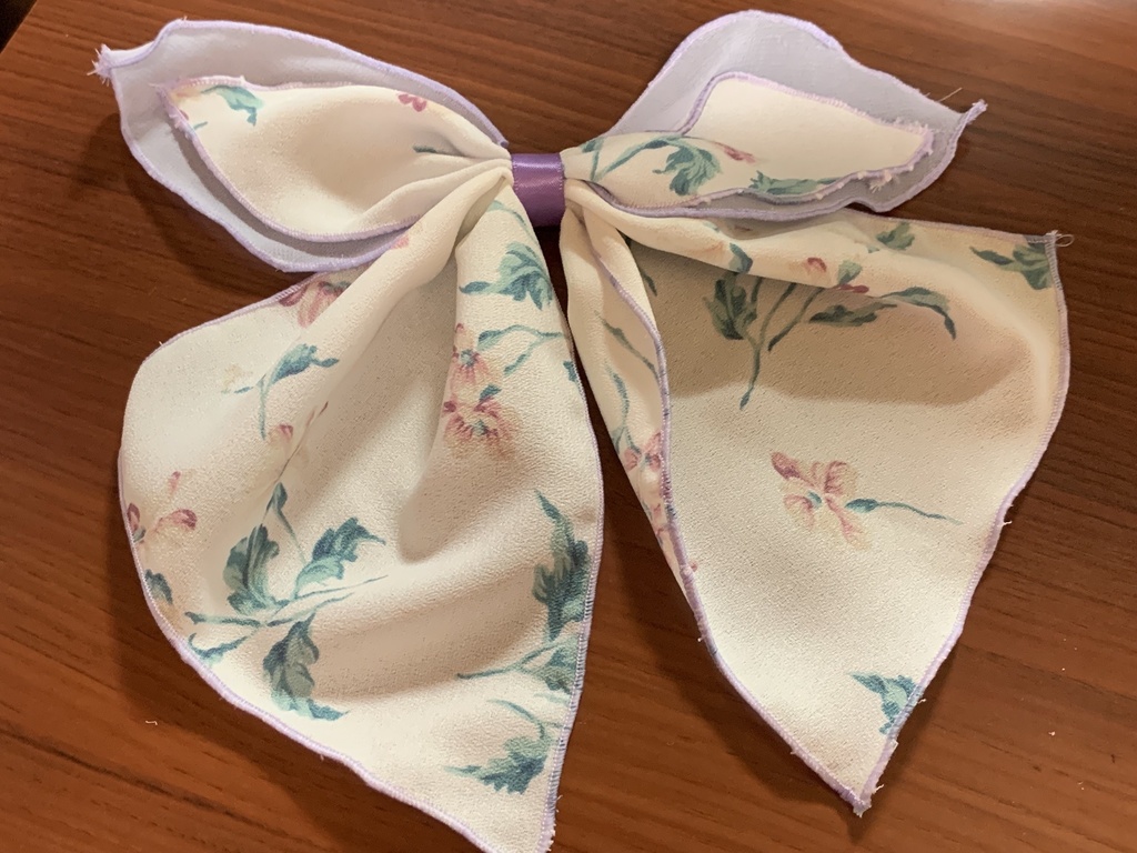 シフォン生地のリボン
