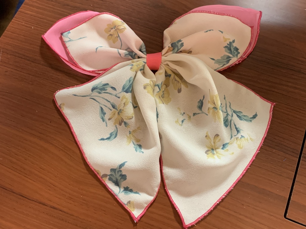 シフォン生地のリボン