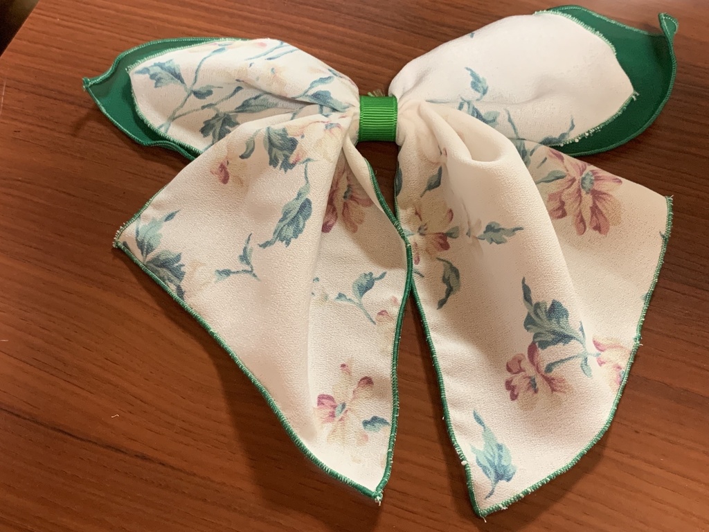 シフォン生地のリボン