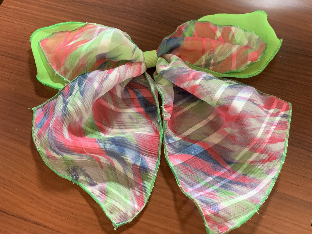 シフォン生地のリボン