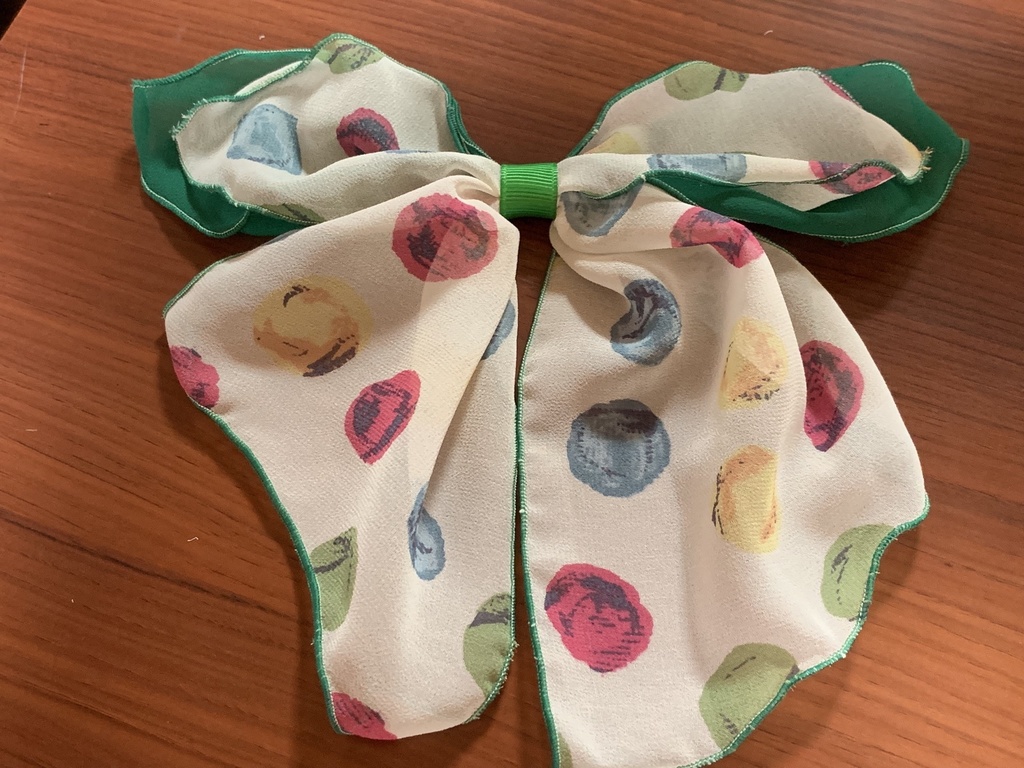 シフォン生地のリボン