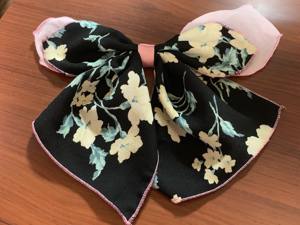 シフォン生地のリボン