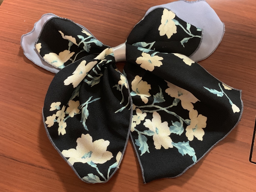 シフォン生地のリボン