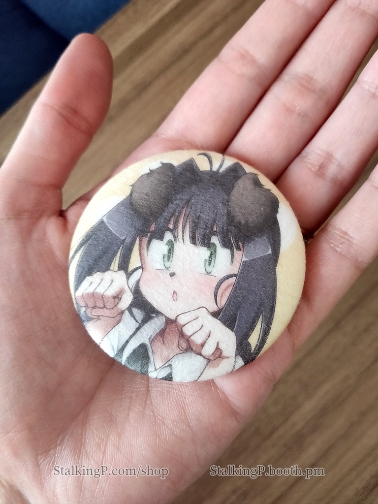 犬ロミナ ふさふさ桃肌缶バッジ | Dog Romina fluffy can badge
