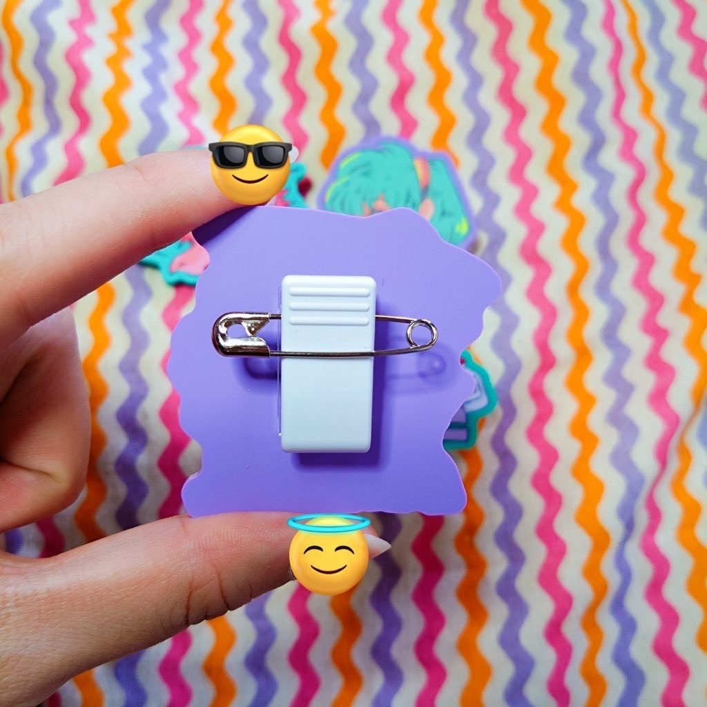 アクリルバッヂ