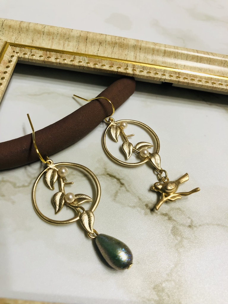 小鳥のリーフピアス