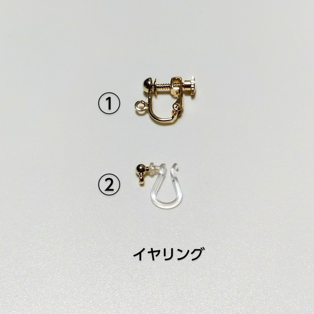 青い竹ビーズのピアス