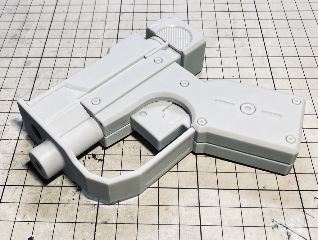 スタミナが回復しそうな麻酔銃(プロップモデル)