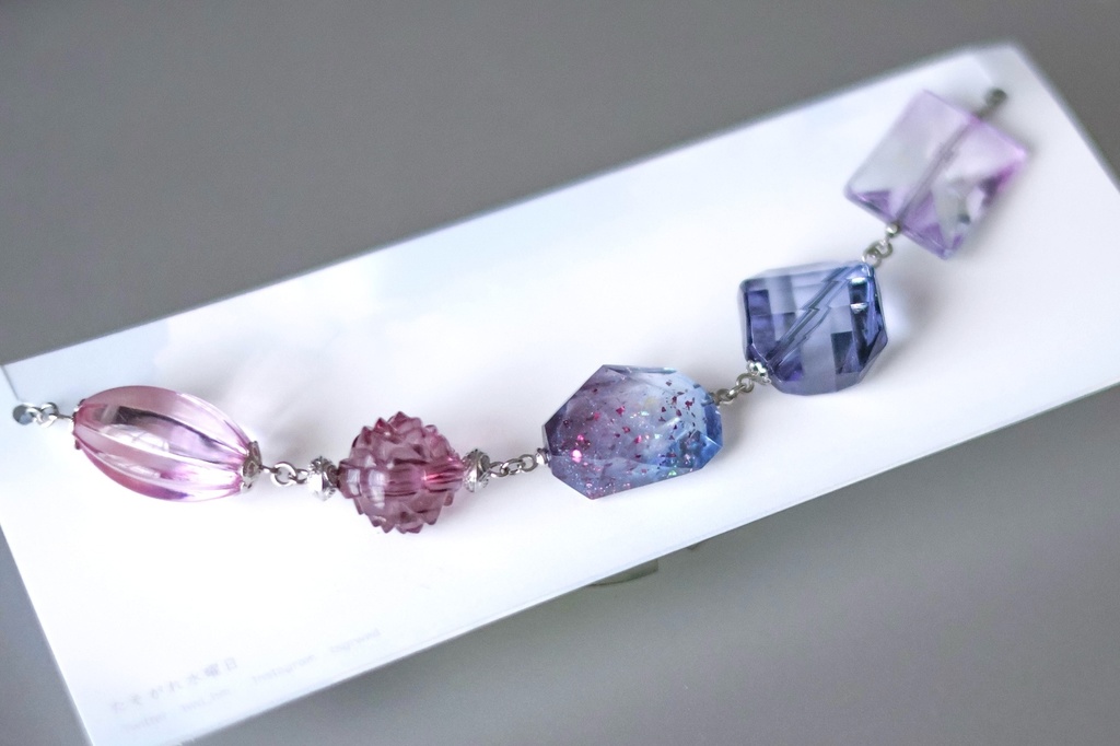 そらいろジュエルと手染めビーズのブレスレット