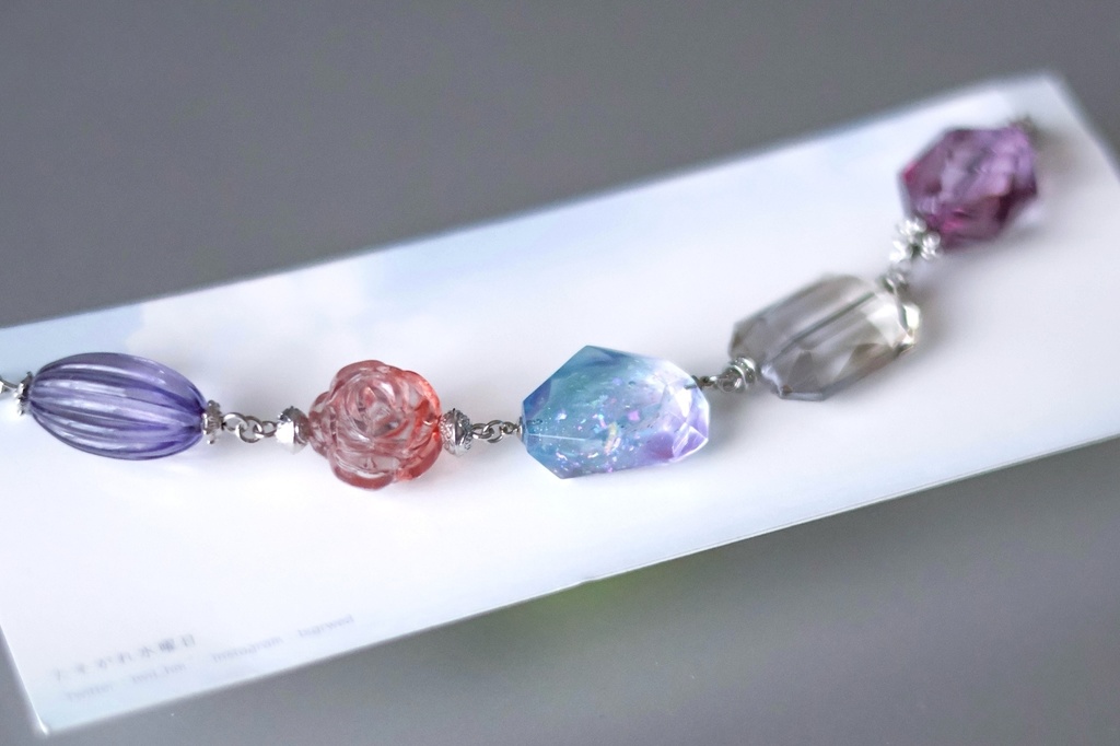 そらいろジュエルと手染めビーズのブレスレット