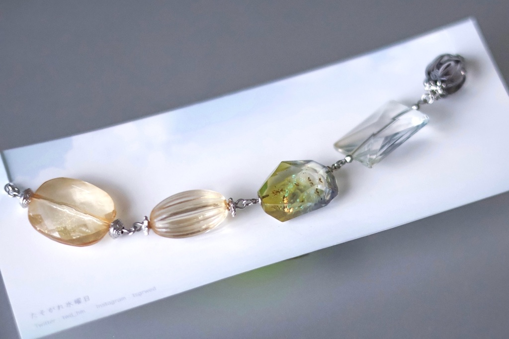 そらいろジュエルと手染めビーズのブレスレット