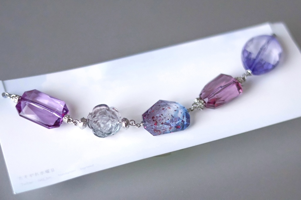 そらいろジュエルと手染めビーズのブレスレット