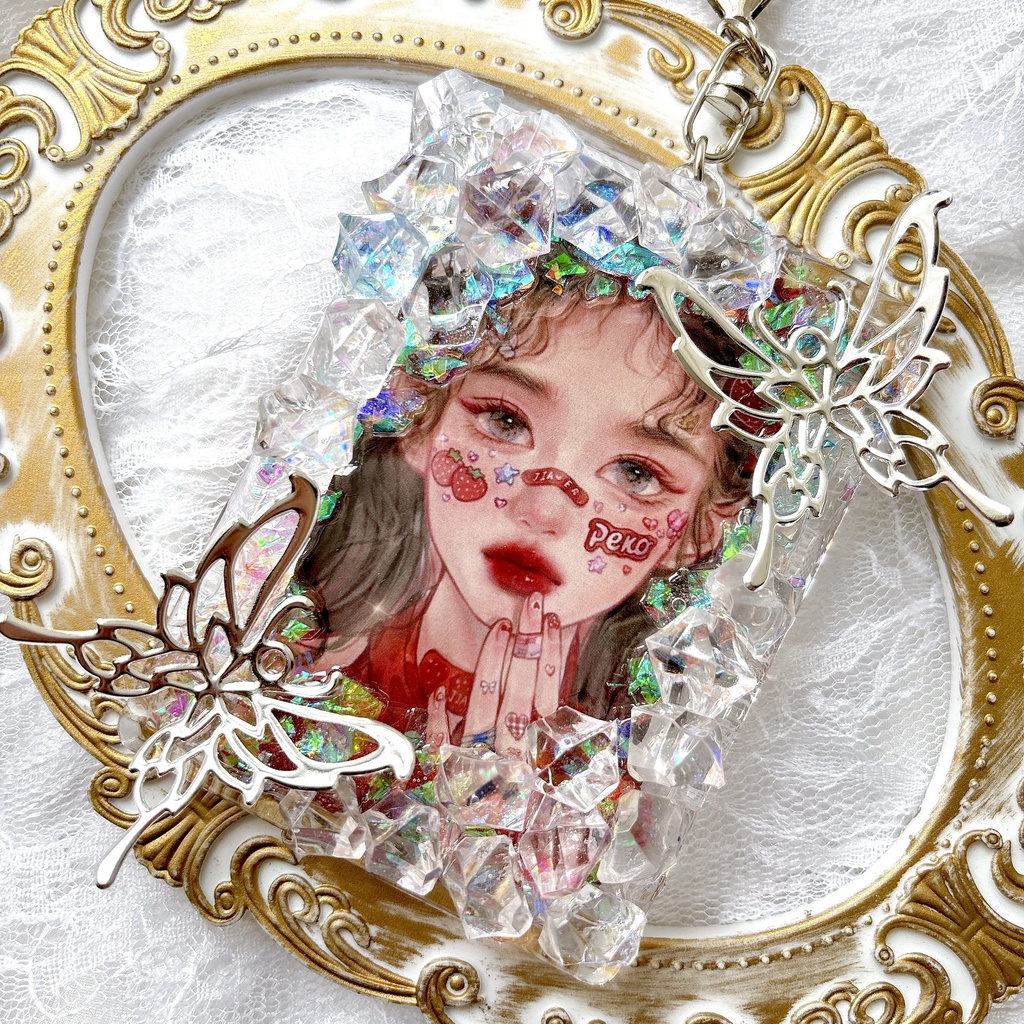 送料込み♡ 硬質トレカケース トレカケースデコ キラキラ ゴシック トレカケースキーホルダー 透明感