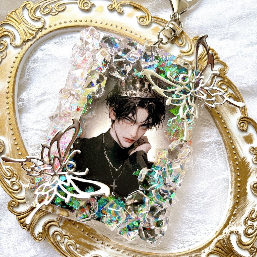 送料込み♡ 硬質トレカケース トレカケースデコ キラキラ ゴシック トレカケースキーホルダー 透明感