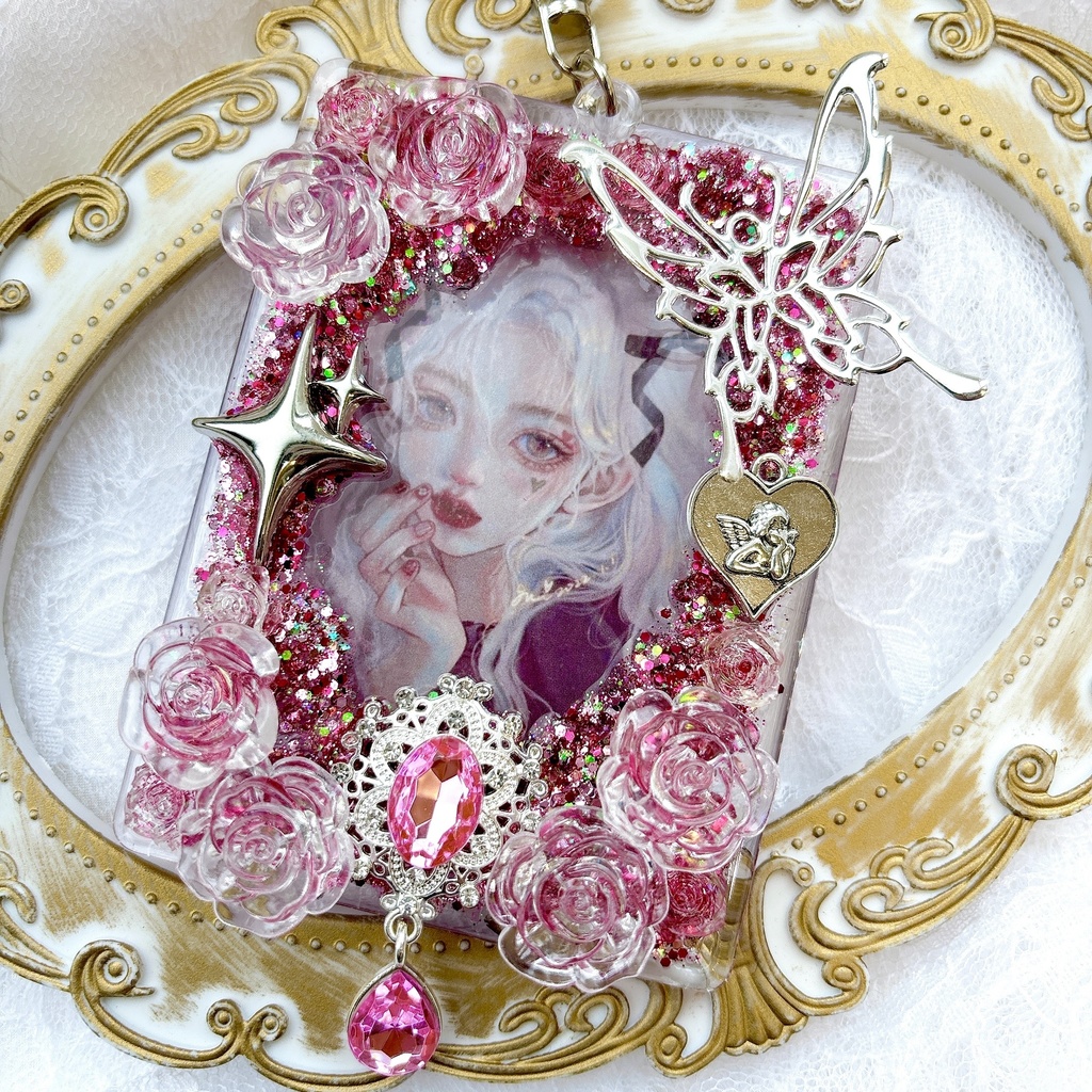 送料込み♡ 硬質トレカケース トレカケースデコ 透明感 キラキラ キーホルダー ピンク ゴシック