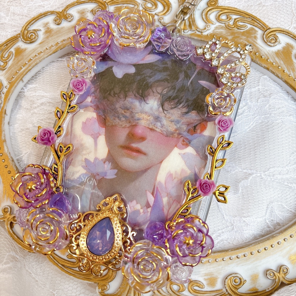 送料込み♡ 硬質トレカケース トレカケースデコ キラキラ キーホルダー ゴシック 透明感 紫 ハロウィン