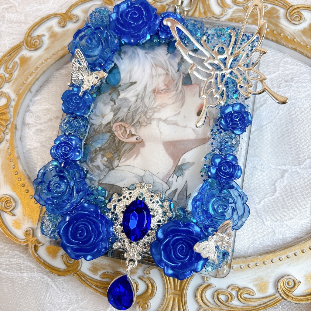 送料込み♡ 硬質トレカケース トレカケースデコ キラキラ キーホルダー ゴシック 透明感 青 ハロウィン