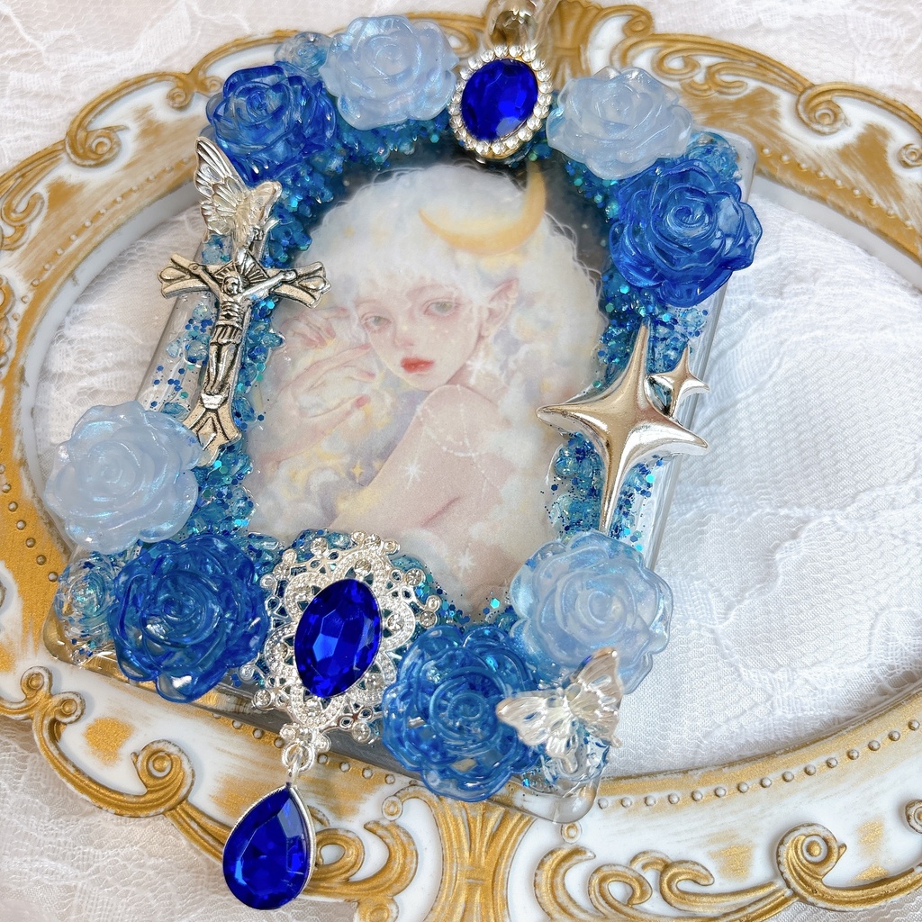 送料込み♡ 硬質トレカケース トレカケースデコ キラキラ キーホルダー ゴシック 透明感 青 ハロウィン