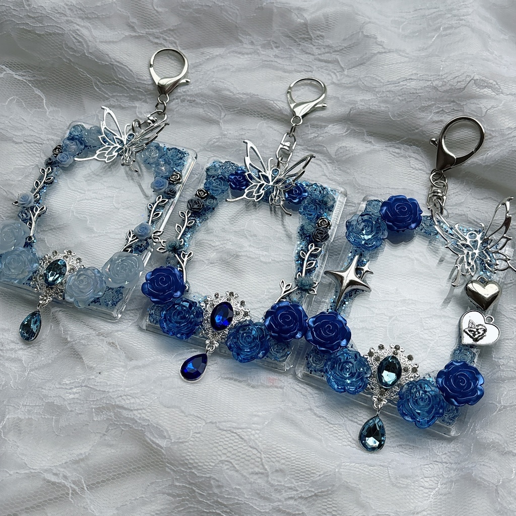 送料込み♡ 硬質トレカケース トレカケースデコ 青 ゴシック キーホルダー ハロウィン