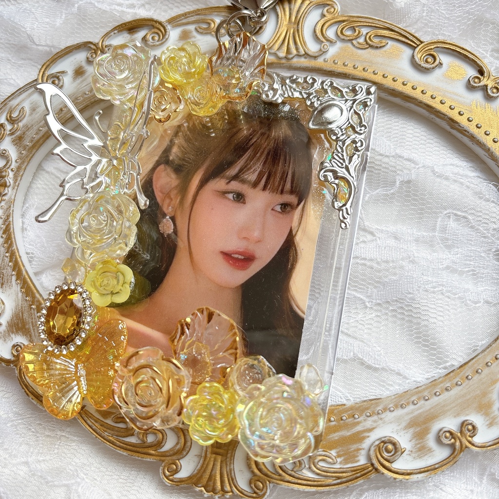 送料込み♡ トレカケース トレカケースデコ キーホルダー 可愛い ゴシック 黄色