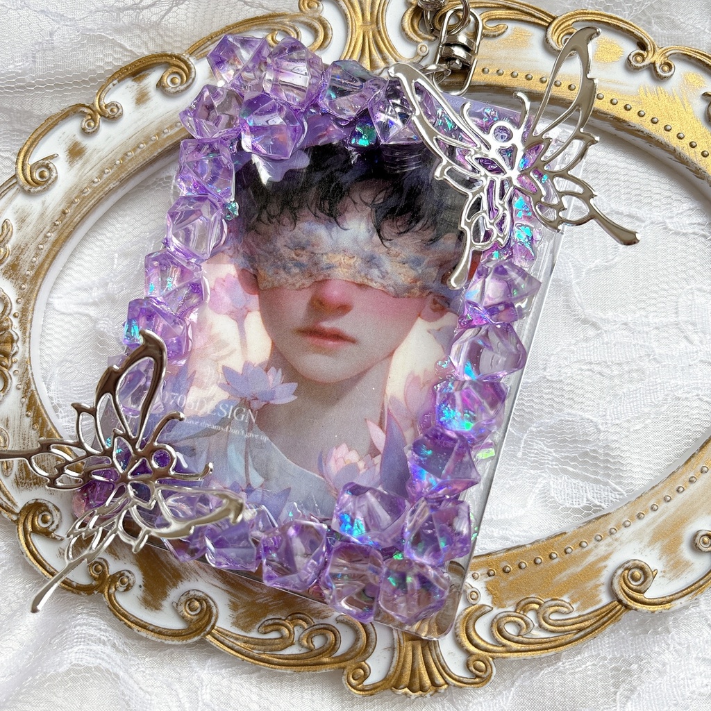 硬質トレカケース   トレカケースデコ  紫  ゴシック  蝶  キラキラ  透明感