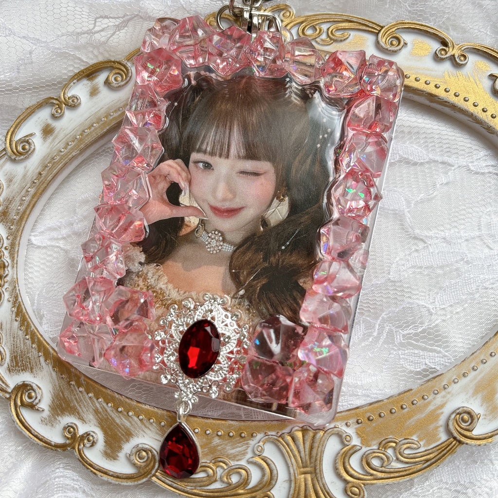 送料込み♡ 硬質トレカケース トレカケースデコ 可愛い ゴシック 赤 ピンク