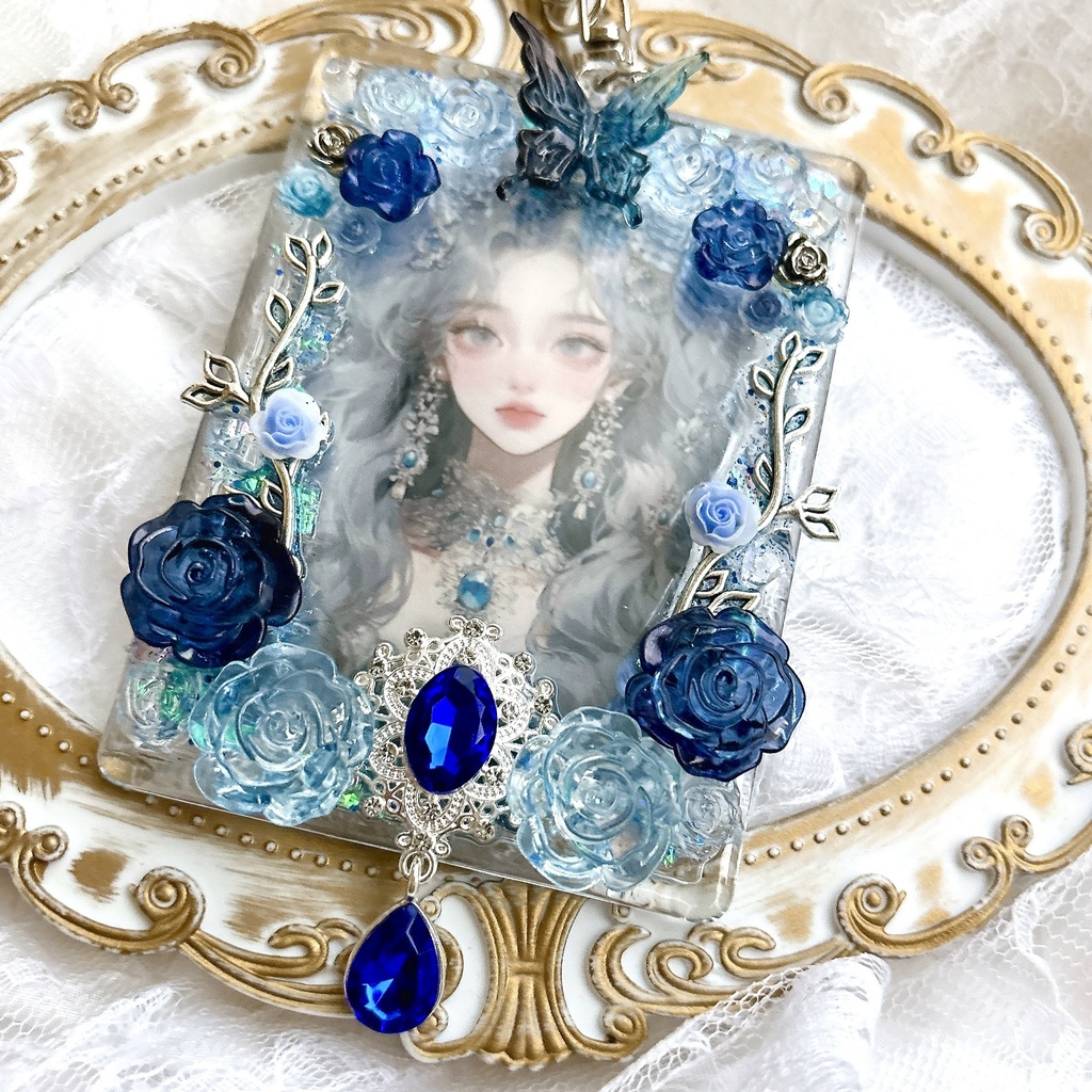 送料込み♡ トレカケース トレカケースデコ 硬質トレカケース キーホルダー 青 ゴシック キラキラ