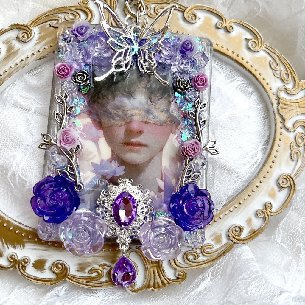 送料込み♡ 紫 硬質トレカケース トレカケース キーホルダー トレカケースデコ ゴシック