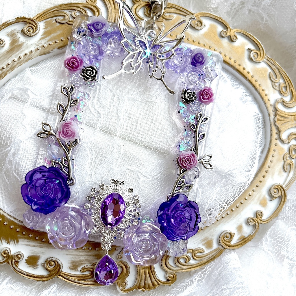 送料込み♡ 紫 硬質トレカケース トレカケース キーホルダー トレカケースデコ ゴシック