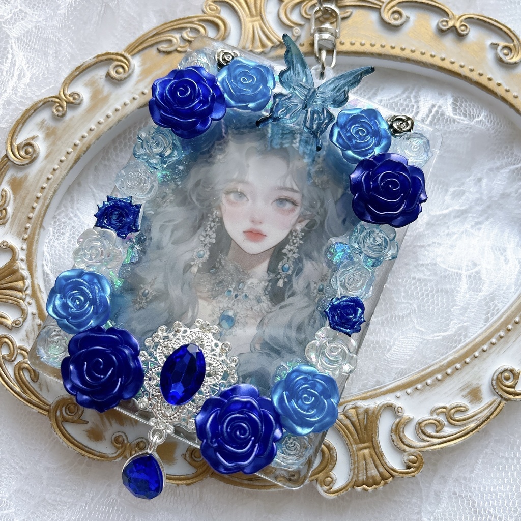 送料込み! 硬質ケース トレカケースデコ ゴシック 透明感 キラキラ キーホルダー 青