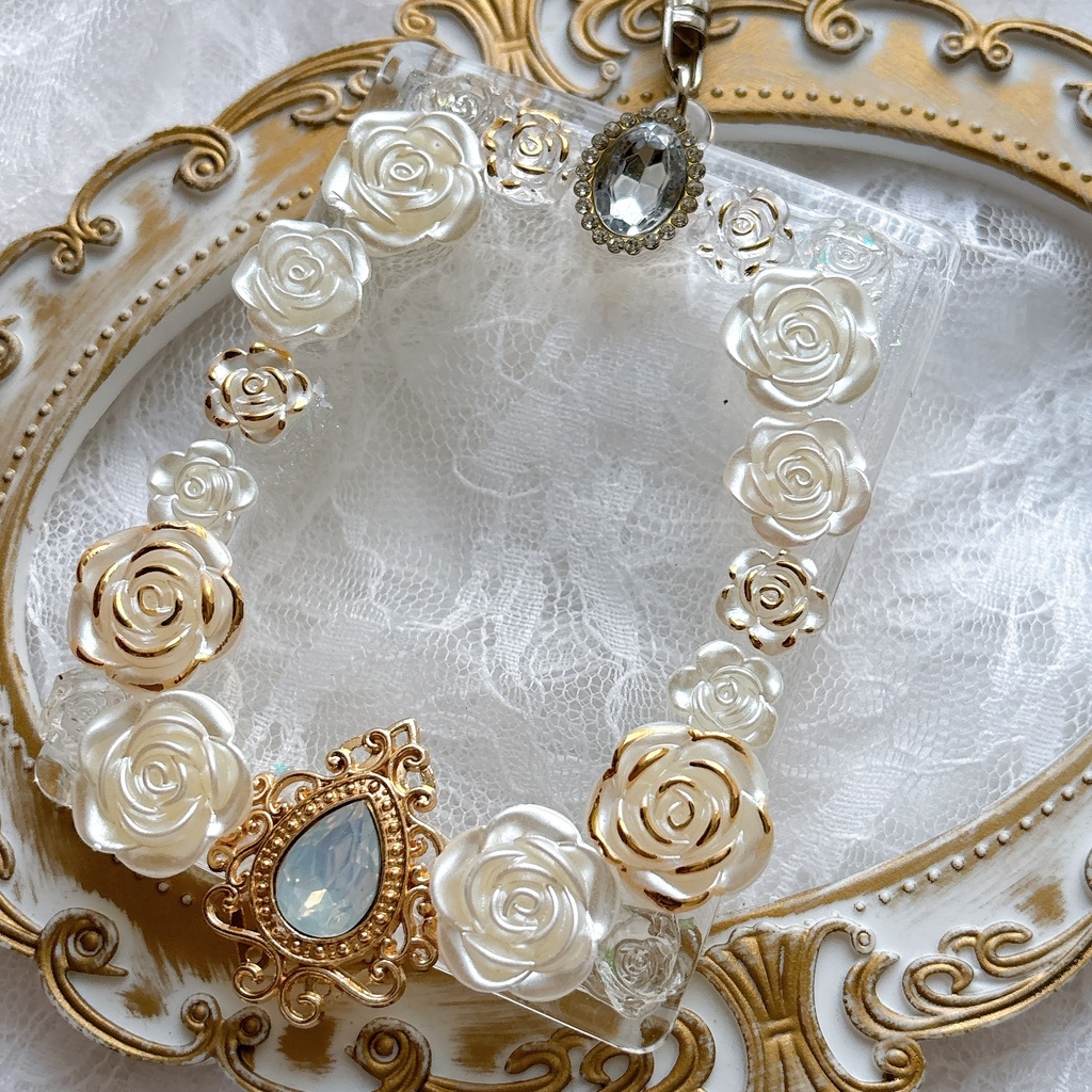 送料込み トレカケースデコ 硬質トレカケース 透明感 白 キラキラ キーホルダー