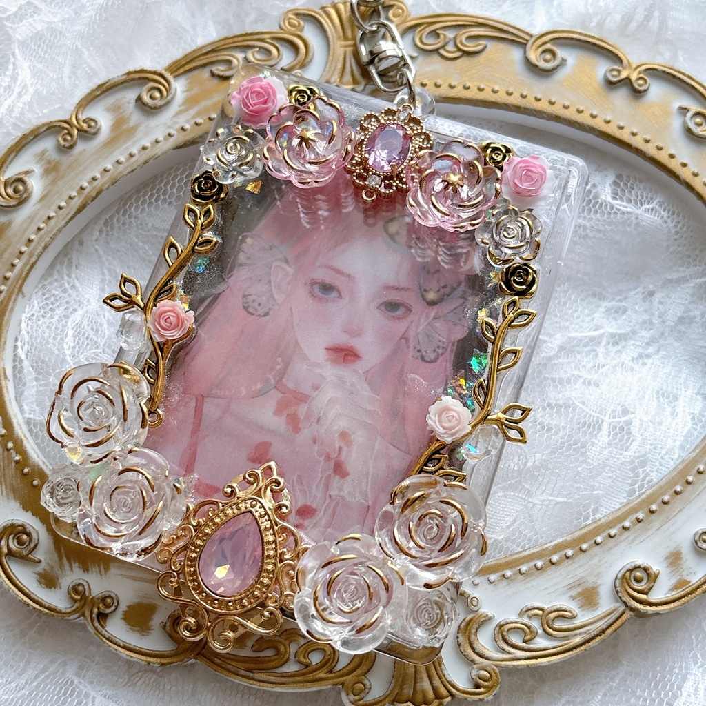 送料込み 硬質ケース トレカケースデコ ゴシック 透明感 キラキラ ピンク