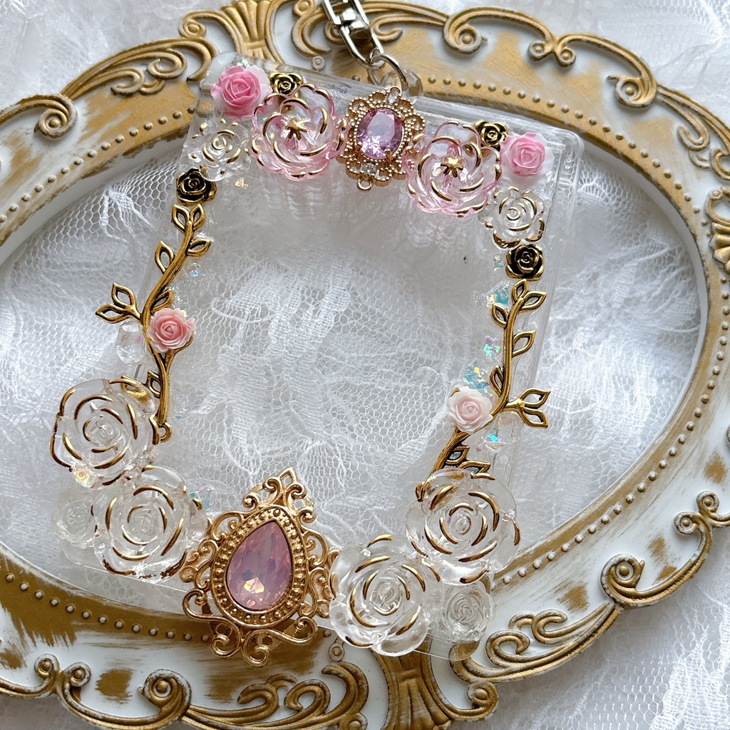 送料込み 硬質ケース トレカケースデコ ゴシック 透明感 キラキラ ピンク