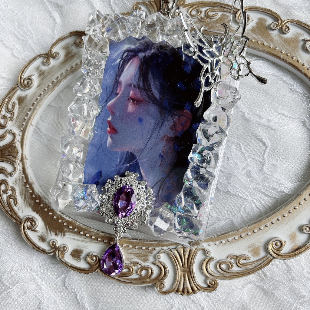 氷フレーム トレカケースデコ キラキラ 紫 キーホルダー 硬質ケース