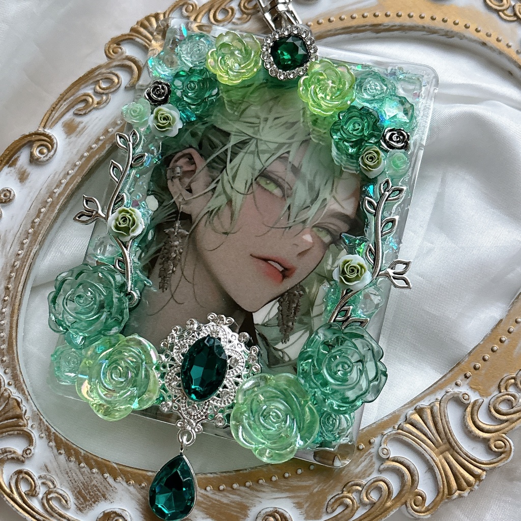 硬質ケース トレカケースデコ キラキラ ゴシック キーホルダー 透明感  緑  グリーン